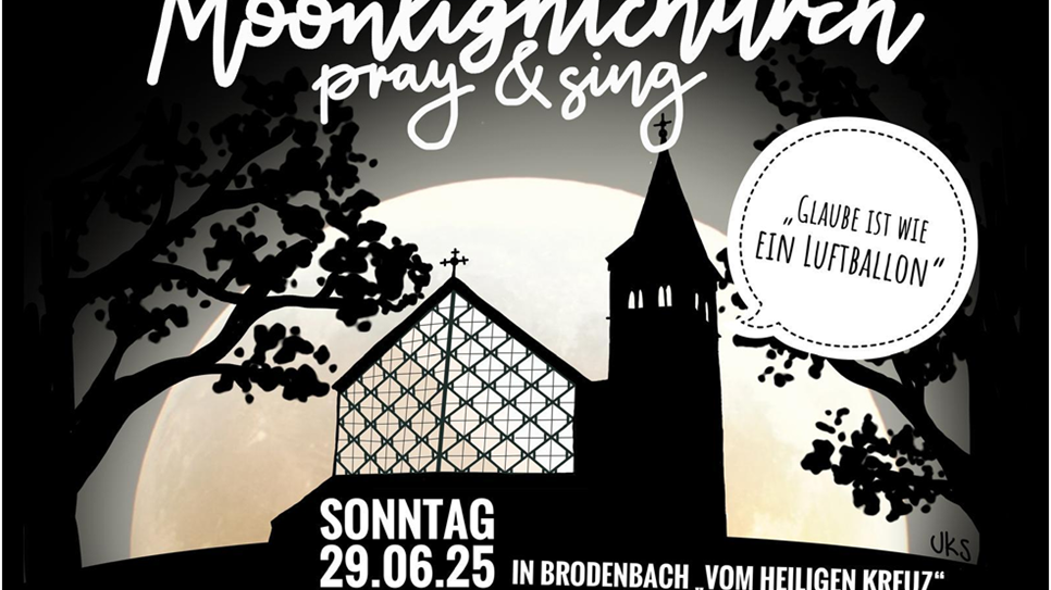 Man sieht das schwarz-weiss Plakat für den nächsten Termin der Moolight Church am 29.06.2025