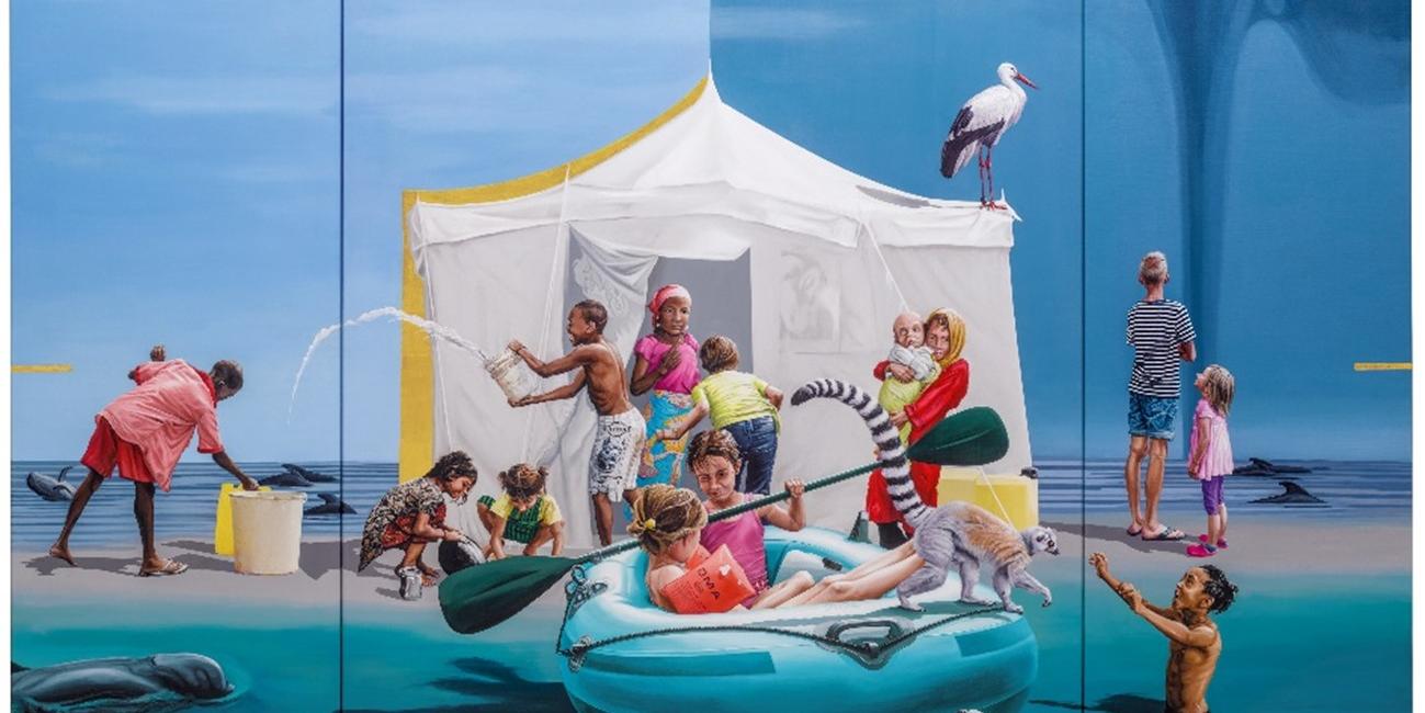 Man sieht ein dreigeteiltes Bild mit Kindern in einem Zelt und beim miteinander arbeiten/spielen am Meer